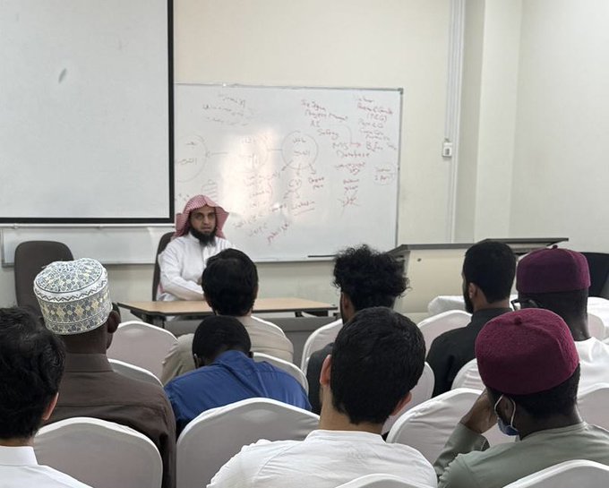 تنفيذ لقاء توعوي لطلاب كلية الهندسة بالتعاون مع وحدة التوعية الفكرية يوم الخميس 24-شعبان-1447